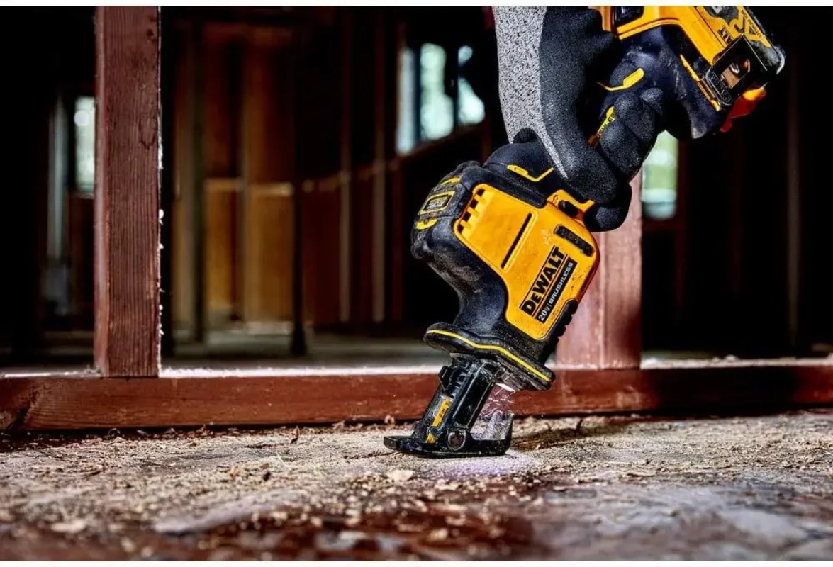 Serra Recíproca DEWALT DCS369  - Metal Saw Reciprocating avaliação e preço